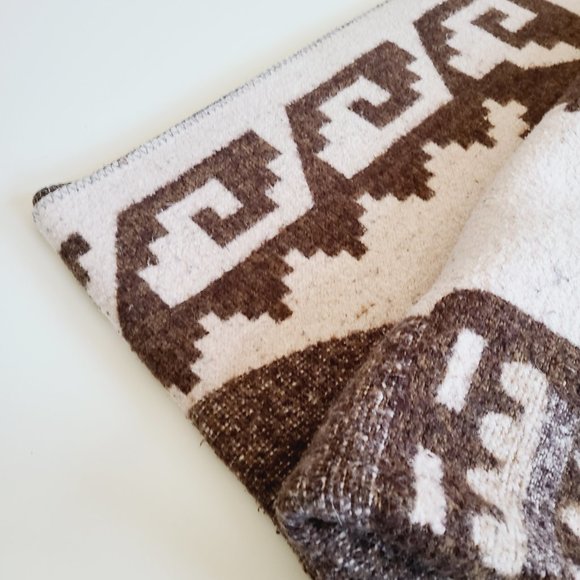 Vintage Huancatex 100% Lana wool Aztec design blanket. - Picture 6 of 10